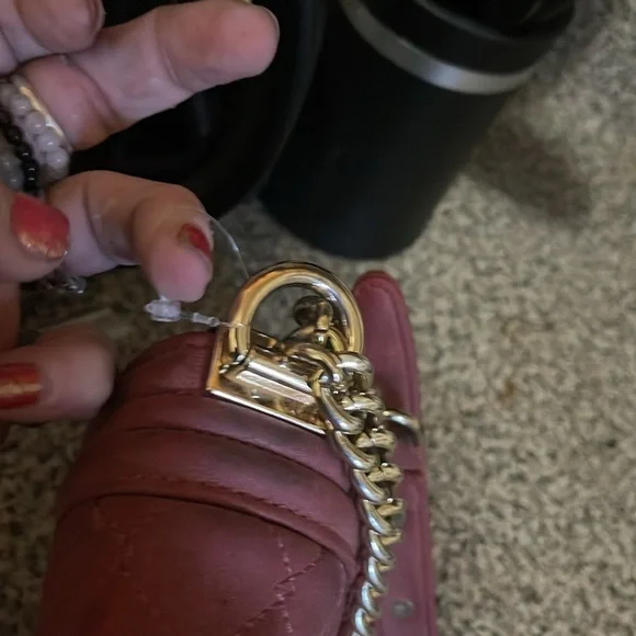 NWOT! BEBE LUCY MINI QUILTED W/ GOLD CHAIN CROSSBODY SLING BAG IN CRANBERRY! - Picture 13 of 13